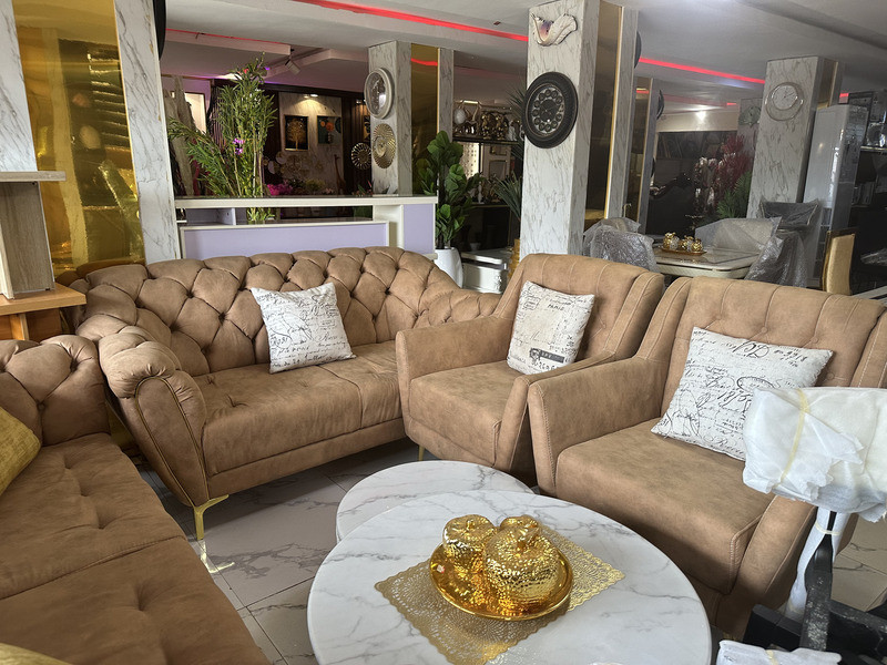 Classic Comfort Living Room Set